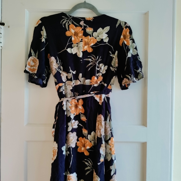 SOLD ❄️3/$15 Flowy Wrap Dress - Picture 2 of 4